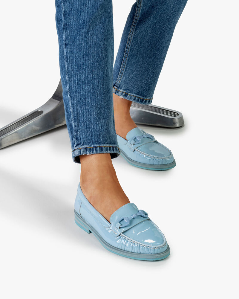 Loafer patent leather light blue