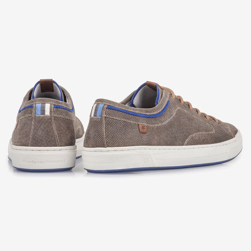 Brauner Wildleder-Schn&uuml;rschuh mit Print