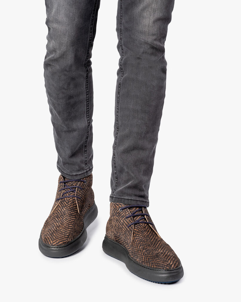 Boot zig-zag print brown
