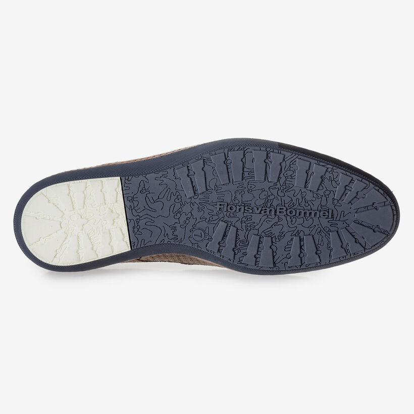 Taupefarbener Wildleder-Schn&uuml;rschuh mit Print