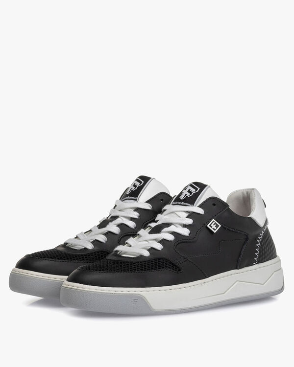 Sneaker calf leather black