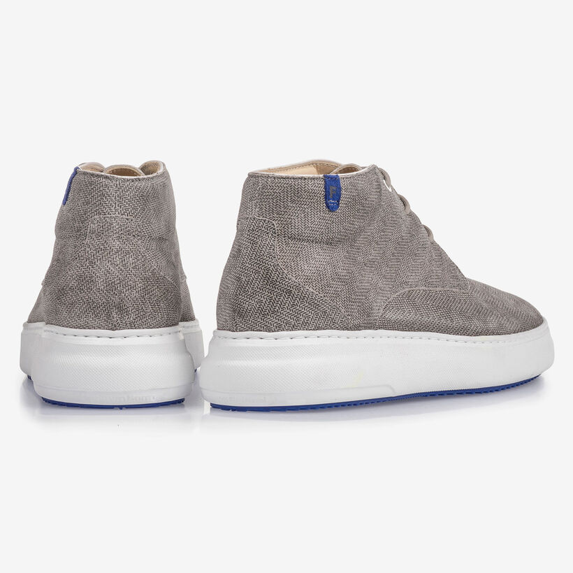 Hellgrauer Wildleder-Schn&uuml;rstiefel mit Print