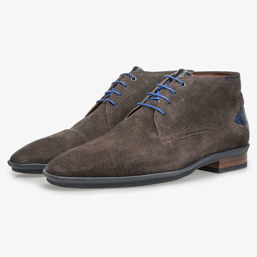 Mid-high grey-brown suede leather lace shoe