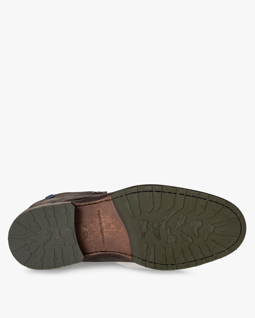 Gef&uuml;tterter Schn&uuml;rstiefel braun