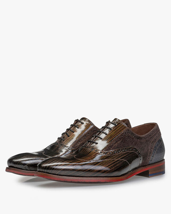 Brogue bronze patent leather