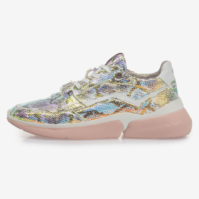 Sneaker with green/gold metallic print
