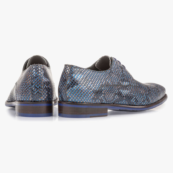 Blue lace shoe with snake print