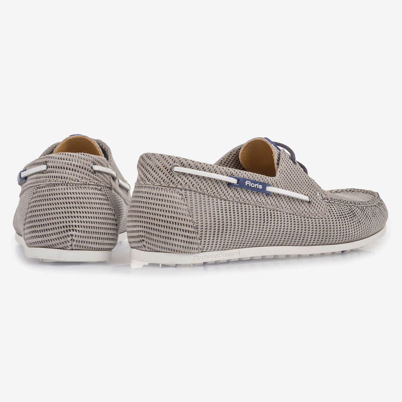 Sandfarbener Wildleder-Bootsschuh mit Print