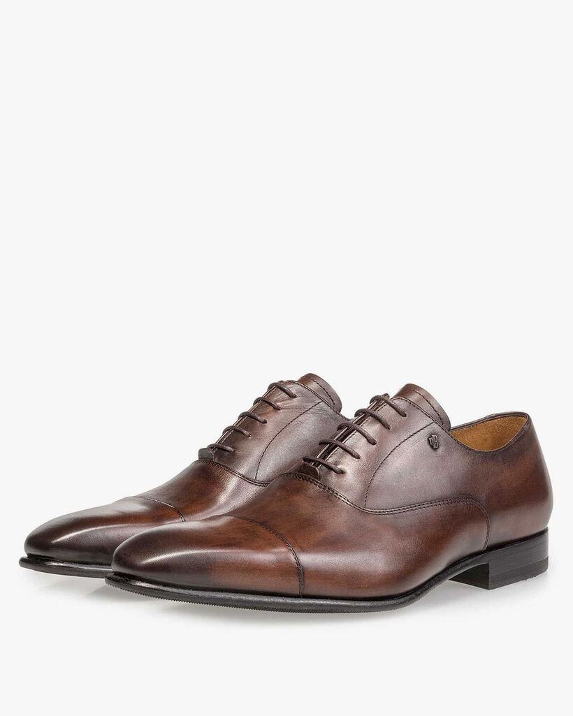 Dunkelbrauner Schn&uuml;rschuh