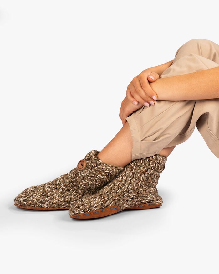 Kingdom of Wow Hausschuhe hellbraun