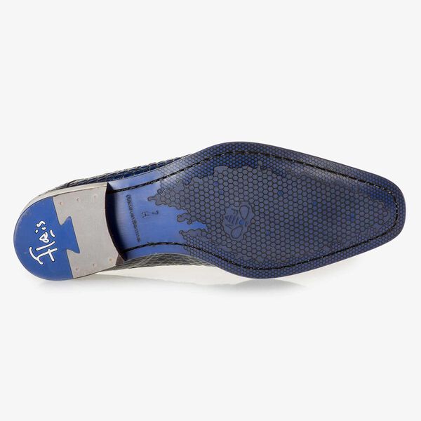 Blauer Kalbsleder-Schnürschuh mit Krokoprint