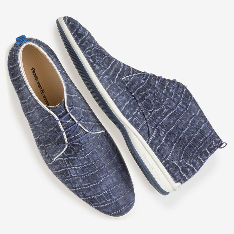 Blauer Schn&uuml;rstiefel mit Krokoprint