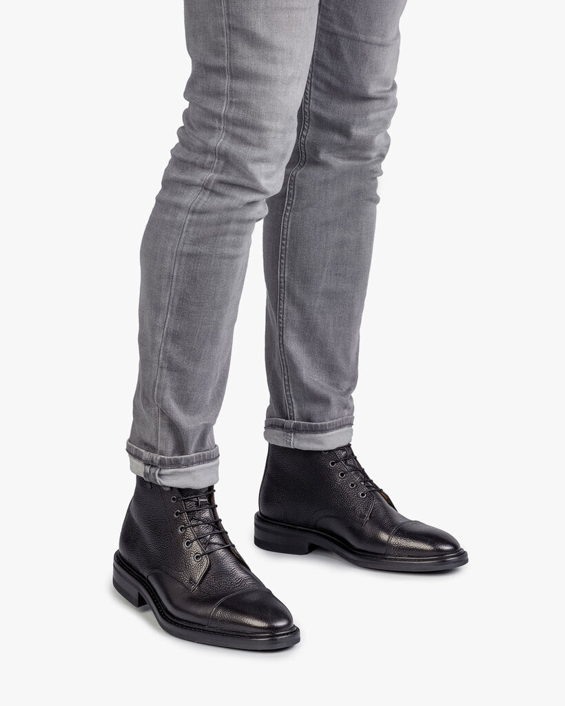 Boot leather with print black