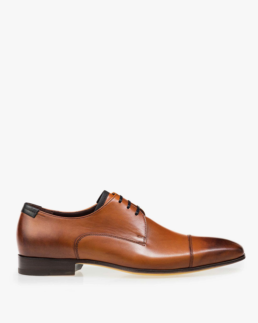 Cognacfarbener Leder Schn rschuh mit gelber Sohle Floris van Bommel
