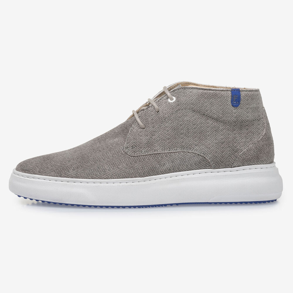 Hellgrauer Wildleder-Schn&uuml;rstiefel mit Print