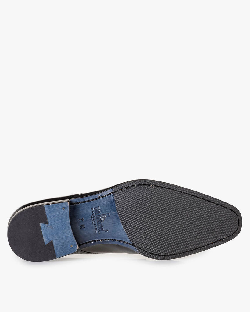 Schwarzer Kalbsleder-Schn&uuml;rschuh