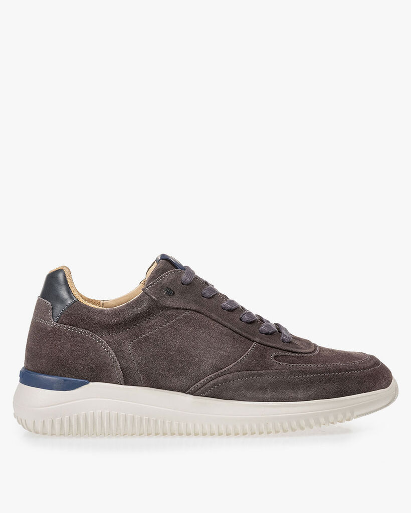 Grauer Wildleder-Sneaker