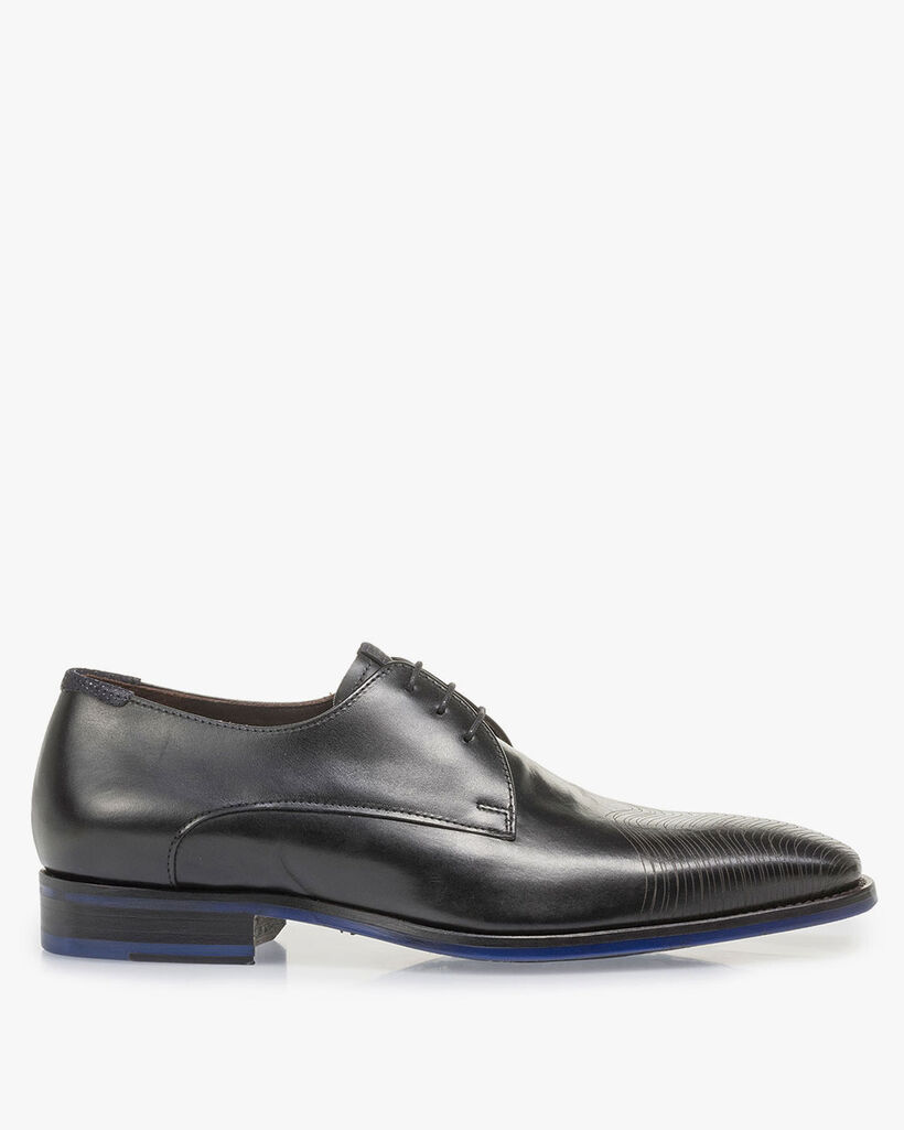 Schwarzer Leder-Schn&uuml;rschuh