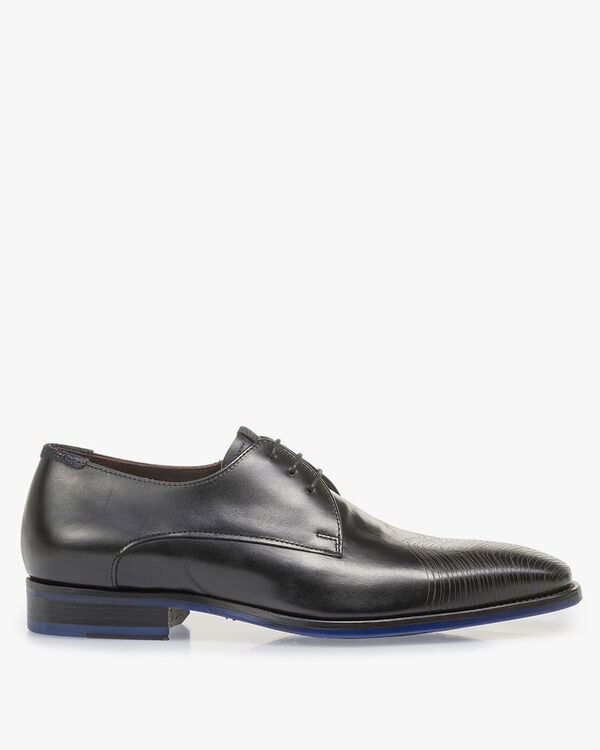 Schwarzer Leder-Schn&uuml;rschuh