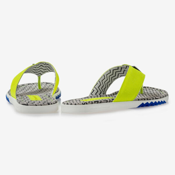 Gelber Wildleder Zehentrenner-Slipper mit Print