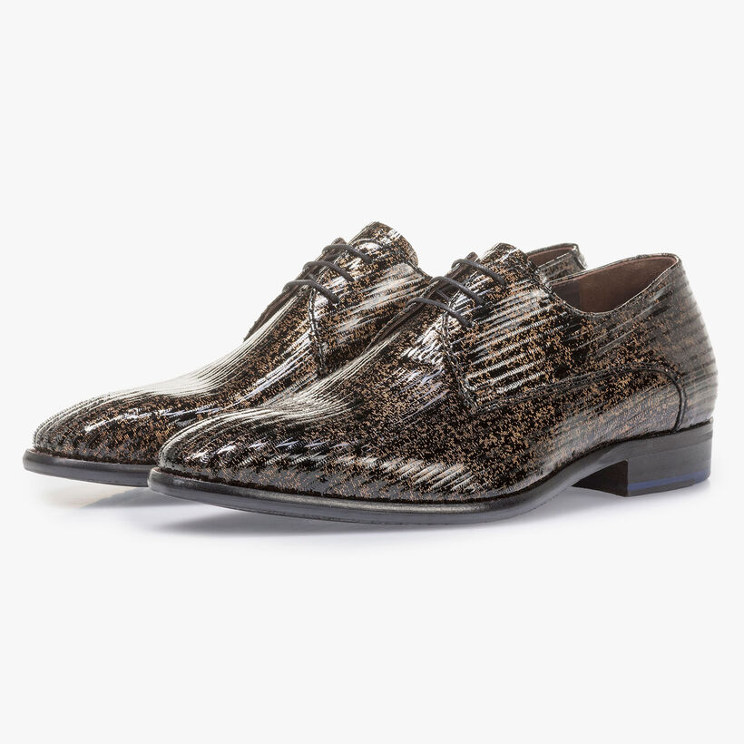 Brauner Lackleder-Schn&uuml;rschuh mit Metallicprint