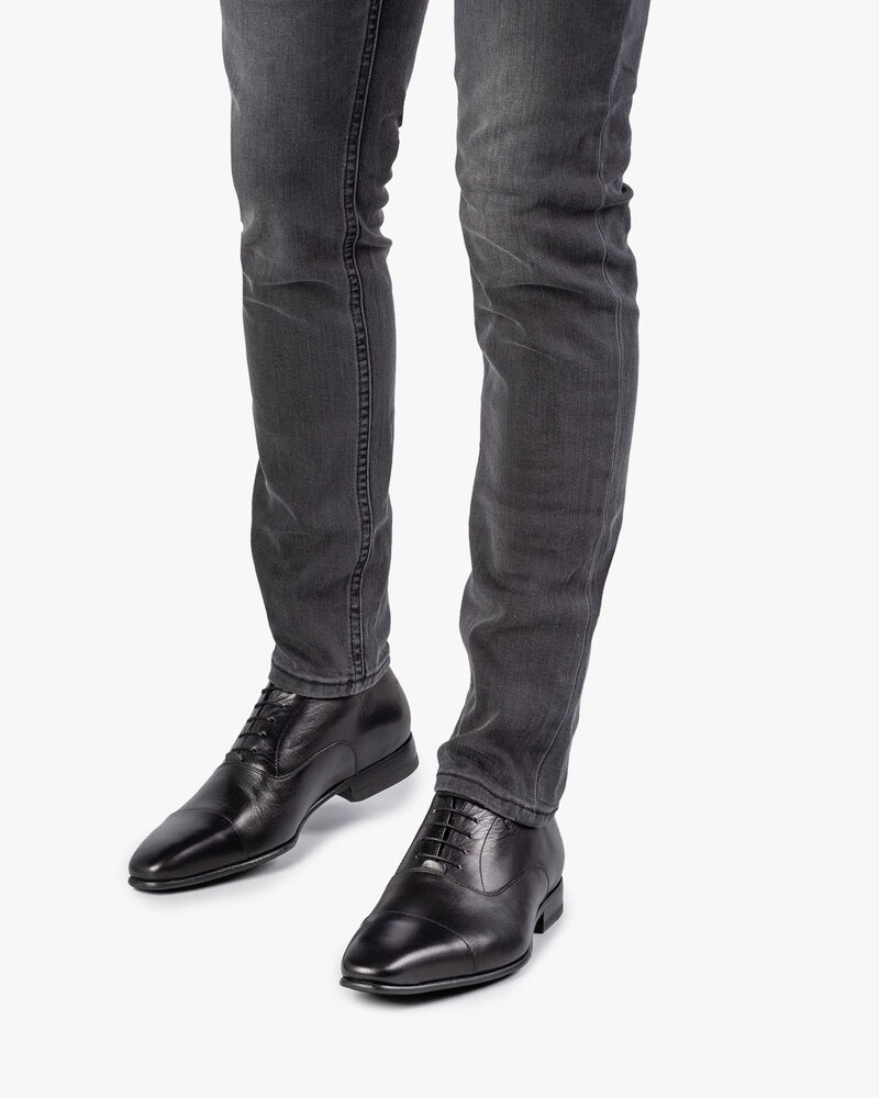 Black calf leather lace shoe