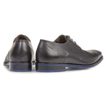 Schwarzer Kalbsleder-Schn&uuml;rschuh