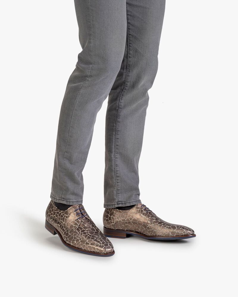 Lace shoe metallic bronze