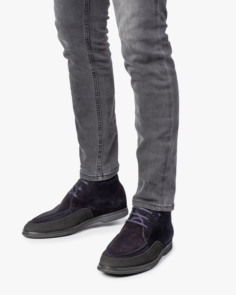 Halbhoher Wildleder Schn&uuml;rstiefel