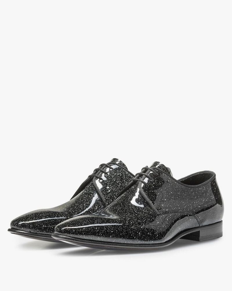Schwarzer Lacklederschuh mit Print