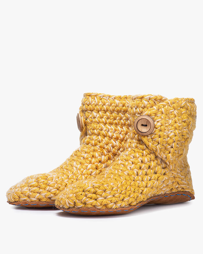 Kingdom of Wow Hausschuhe ocker