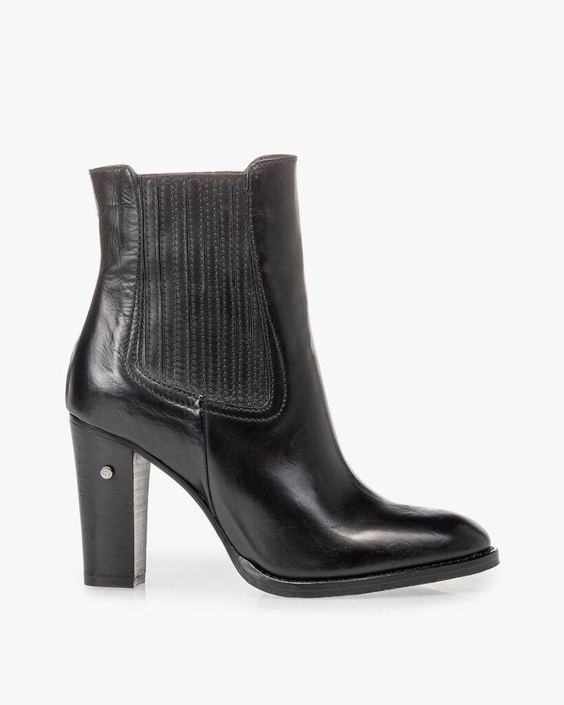 Ankle boot calf leather black