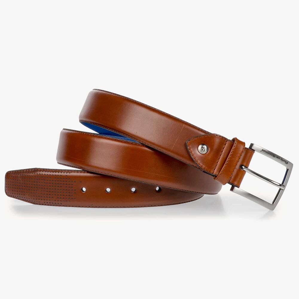 Cognac-coloured leather belt