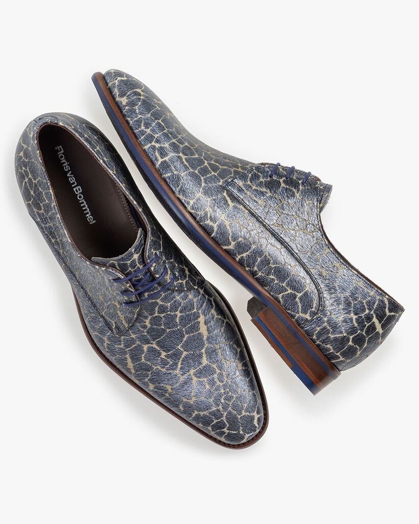 Lace shoe blue metallic print