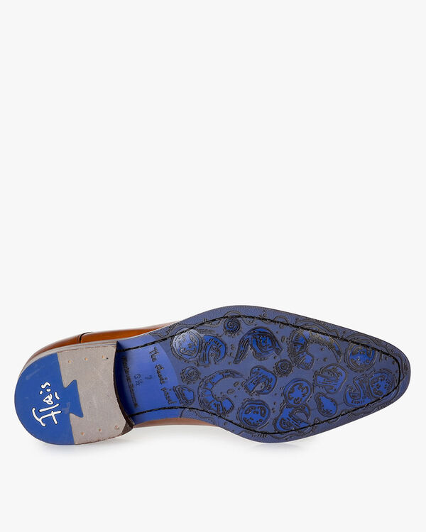 Dunkler cognacfarbener Kalbsleder-Schn&uuml;rschuh