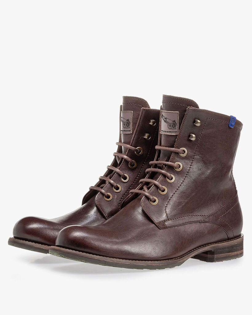 Gef&uuml;tterter Schn&uuml;rstiefel braun