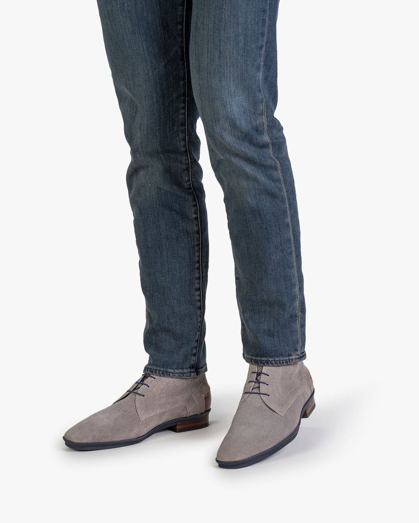 Stiefel mit Print Wildleder grau