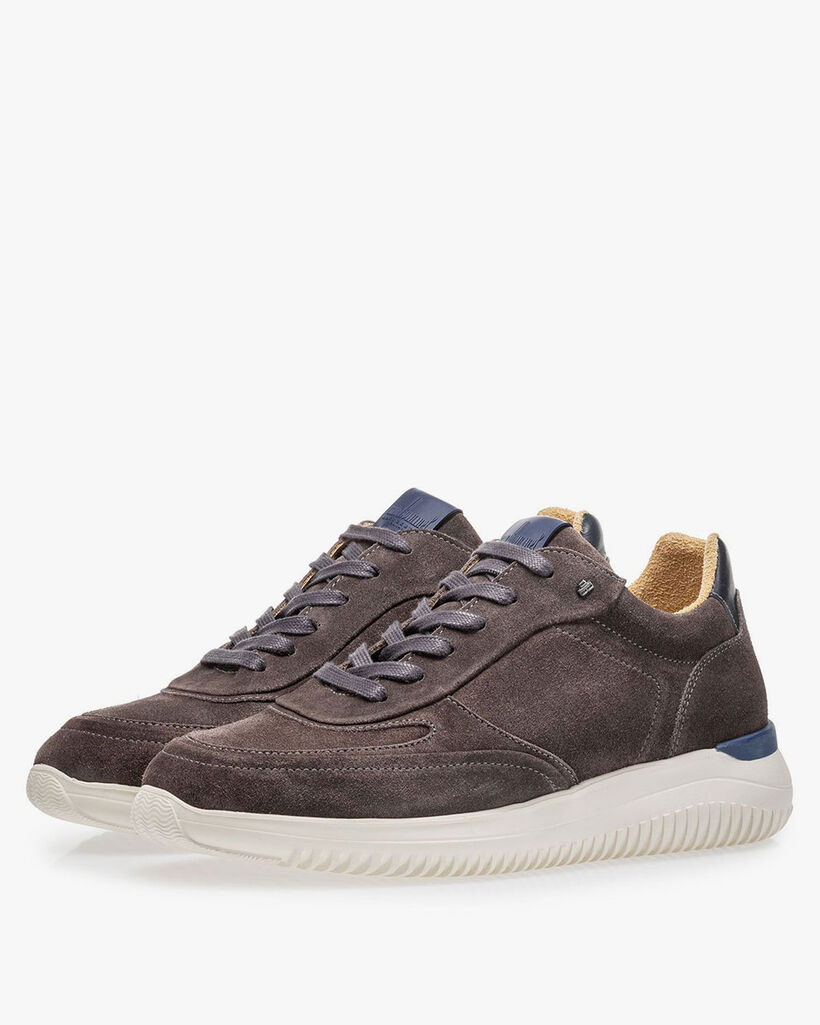 Grauer Wildleder-Sneaker