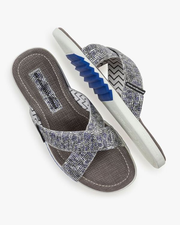 Slipper mit Print schwarz-wei&szlig;