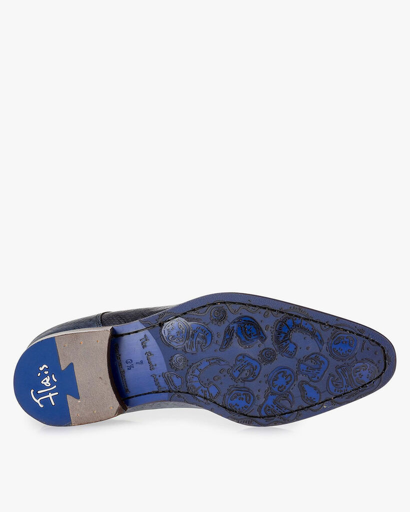 Blue lace shoe with snake print