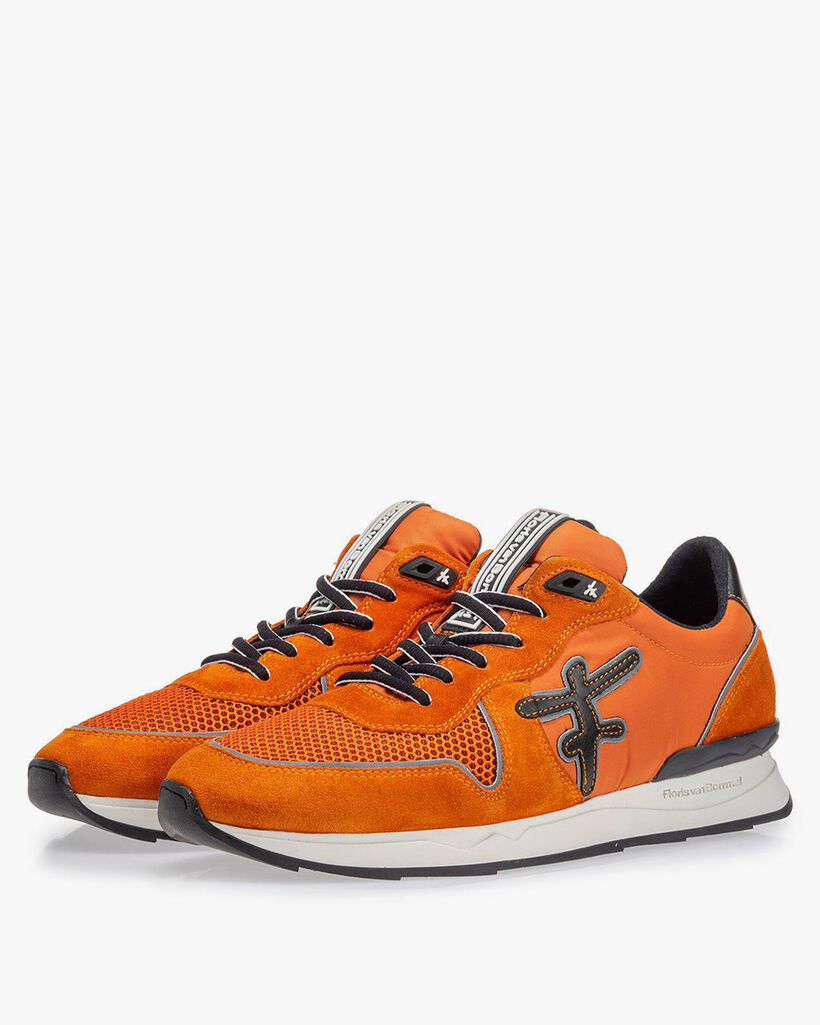 Sneaker orange suede leather