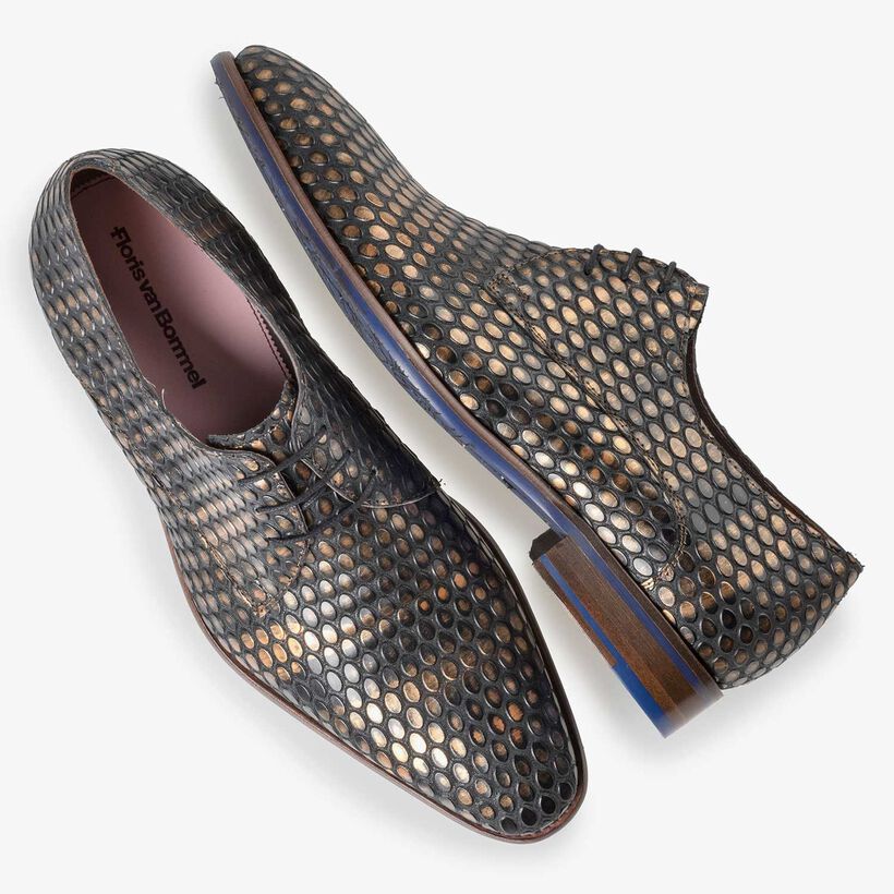 Bronze-coloured calf’s leather lace shoe with structural print