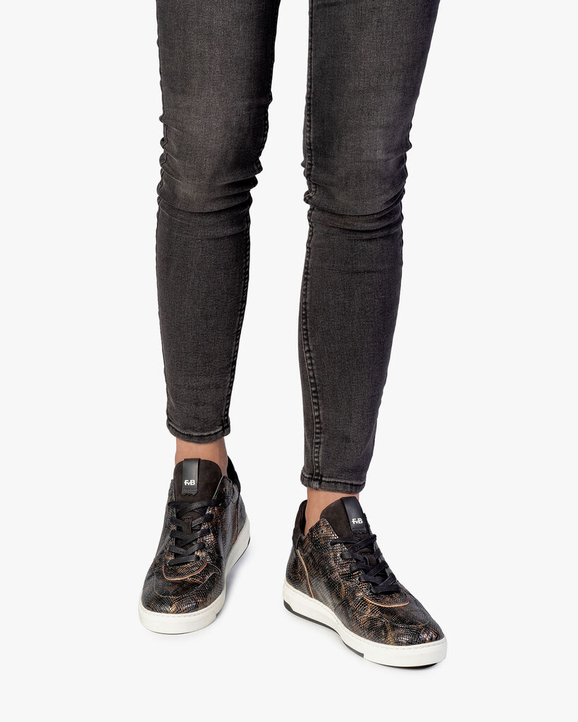 Sneaker Schlangenprint kupfer