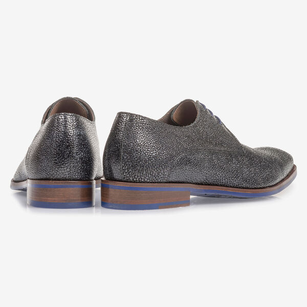 Blue leather lace shoe with metallic print