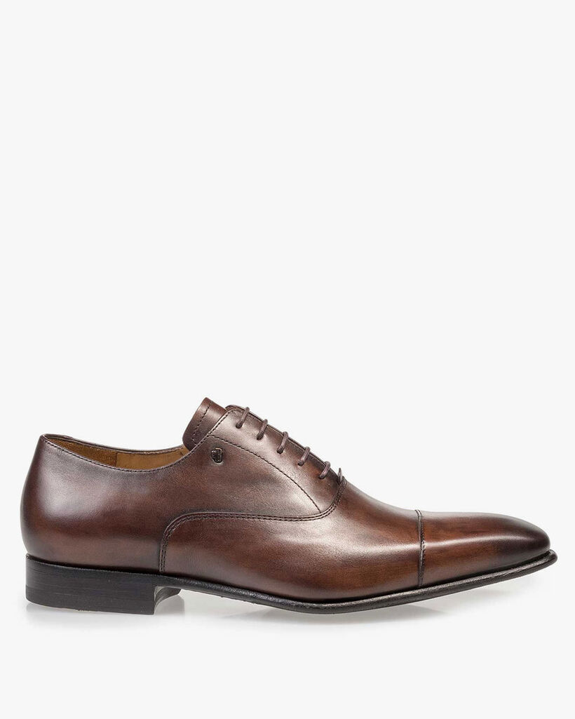 Dunkelbrauner Schn&uuml;rschuh