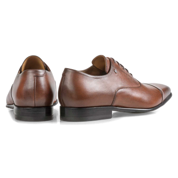 Cognacfarbener Schn&uuml;rschuh