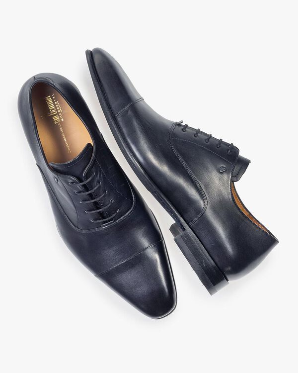 Dunkelblauer Kalbsleder-Schn&uuml;rschuh