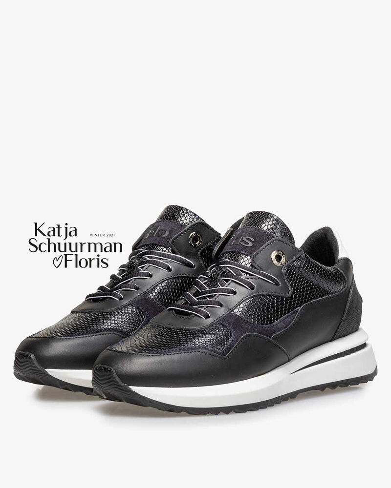 Sneaker Reptilienprint schwarz