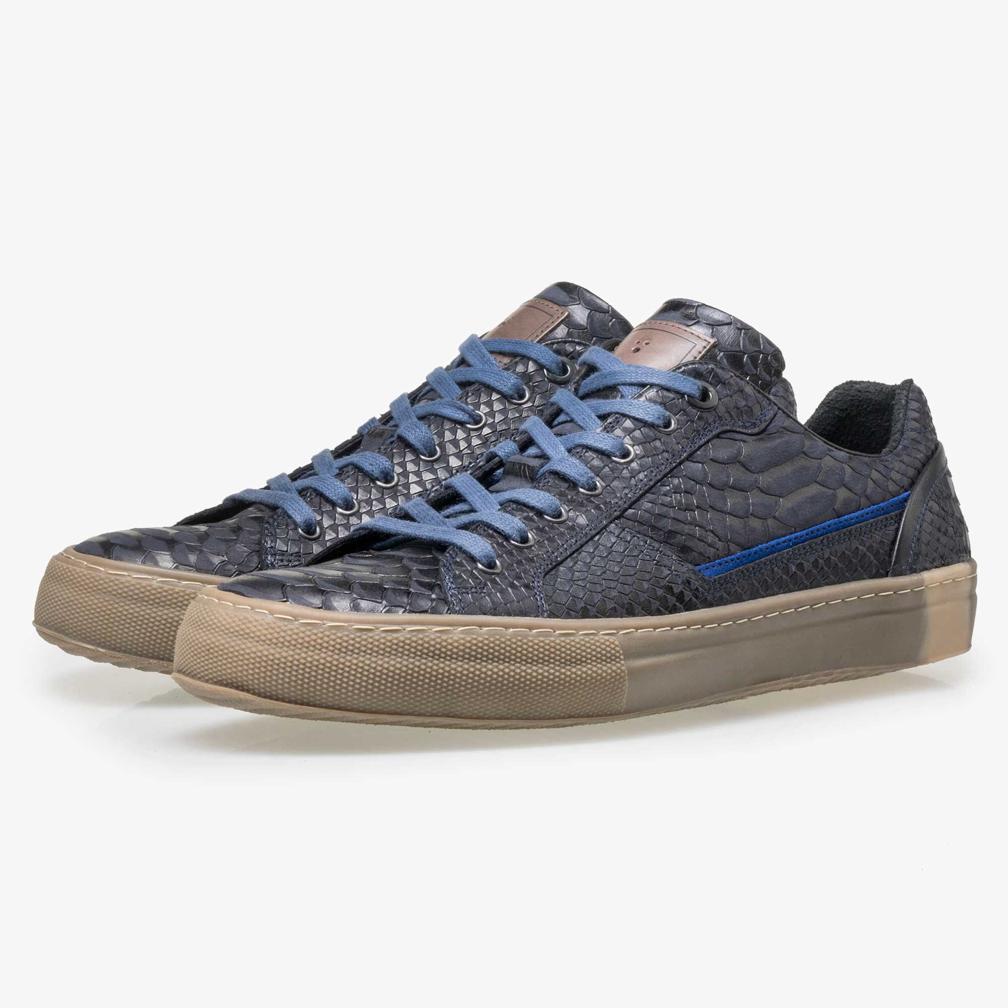 Blauer top scarpe rosse