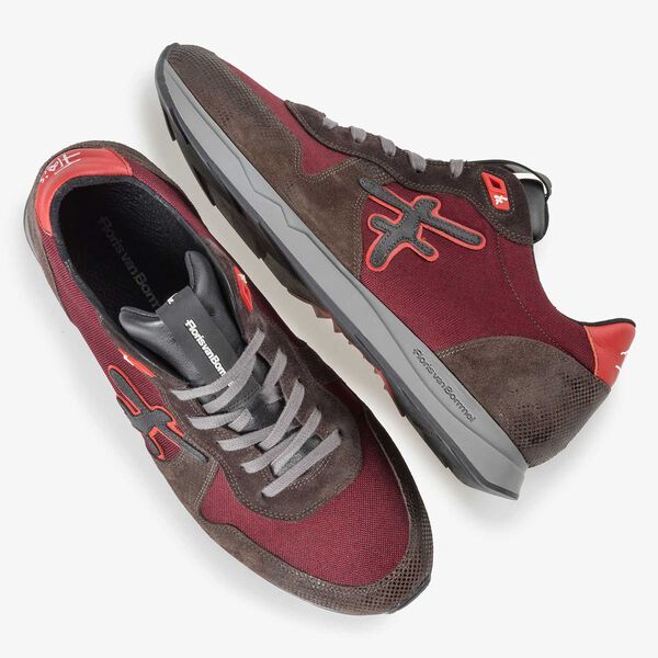Leather sneaker with dark red canvas